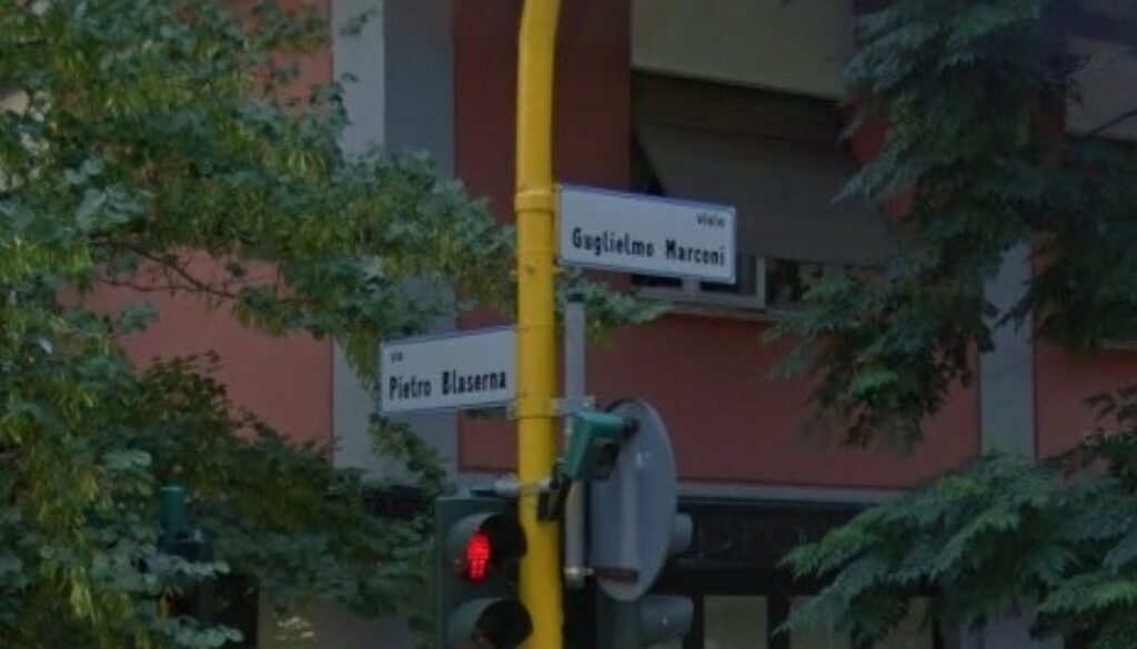Scippano una donna in zona Marconi