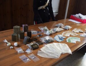 rsz_centropct20-pct20lapct20drogapct20sequestratapct20daipct20carabinieripct203 rsz_centropct20-pct20lapct20drogapct20sequestratapct20daipct20carabinieripct203