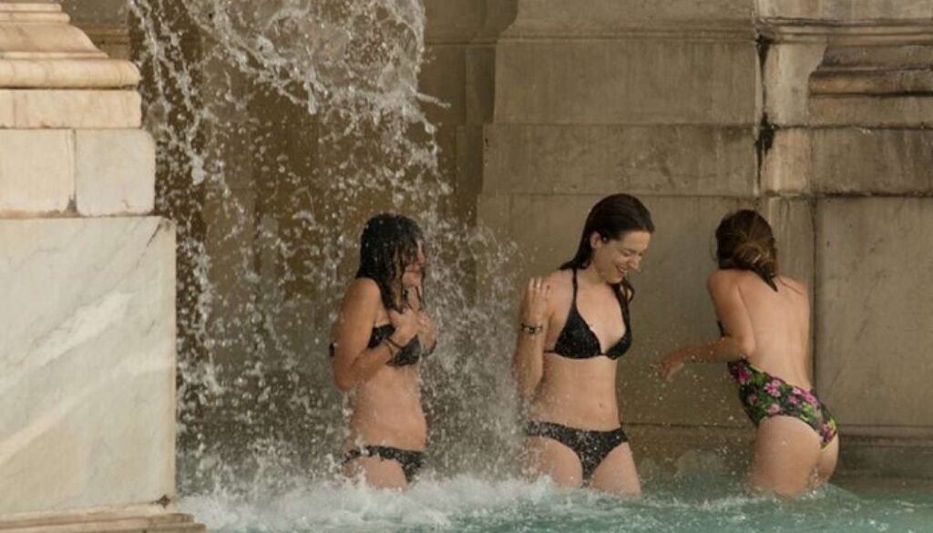 Bagno nella fontana del Gianicolo, la gioventù non può giustificare tutto