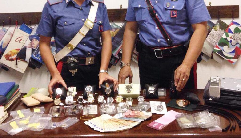 Frascati%20-%20La%20refurtiva%20e%20la%20%20pistola%20recuperati%20dai%20Carabinieri%20%20(1)