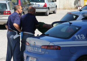 polizia-arresto-della-volante2