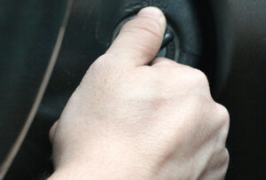 6766-550px-check-a-car-battery-step-1