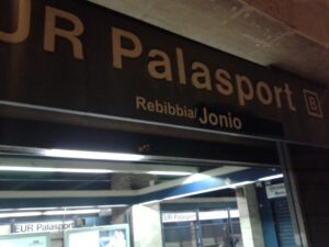 Metro-B-tamponamento-tra-due-treni-a-Eur-Palasport Metro-B-tamponamento-tra-due-treni-a-Eur-Palasport