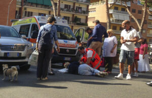 Signora investita sulle strisce pedonali in Via Ugo de Carolis alla Balduina Signora investita sulle strisce pedonali in Via Ugo de Carolis alla Balduina