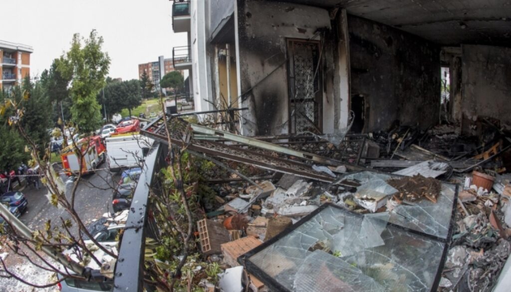 Esplosione Roma: indagini su pista dolosa