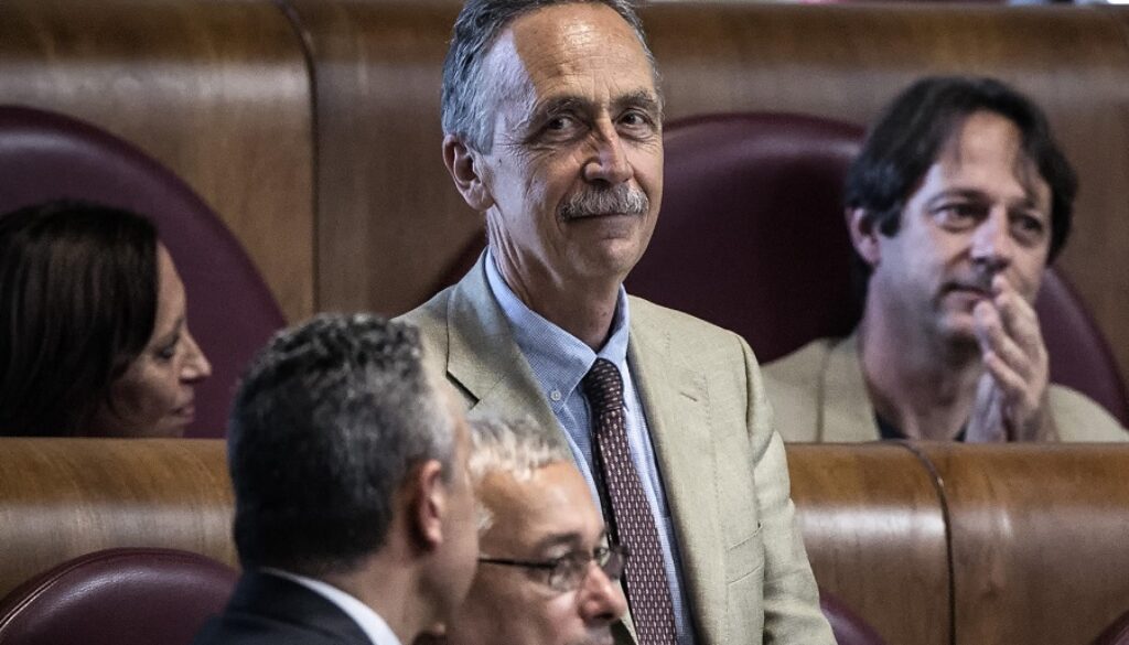 IL GIORNO DI RAGGI IN CAMPIDOGLIO, IN GIUNTA NESSUN POLITICO
