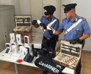 eur-gli-oggetti-sequestrati-dai-carabinieri-2