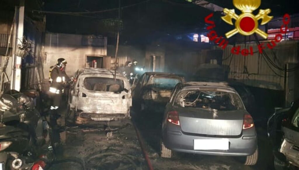 Incendio officina via Forte Tiburtino 1-2
