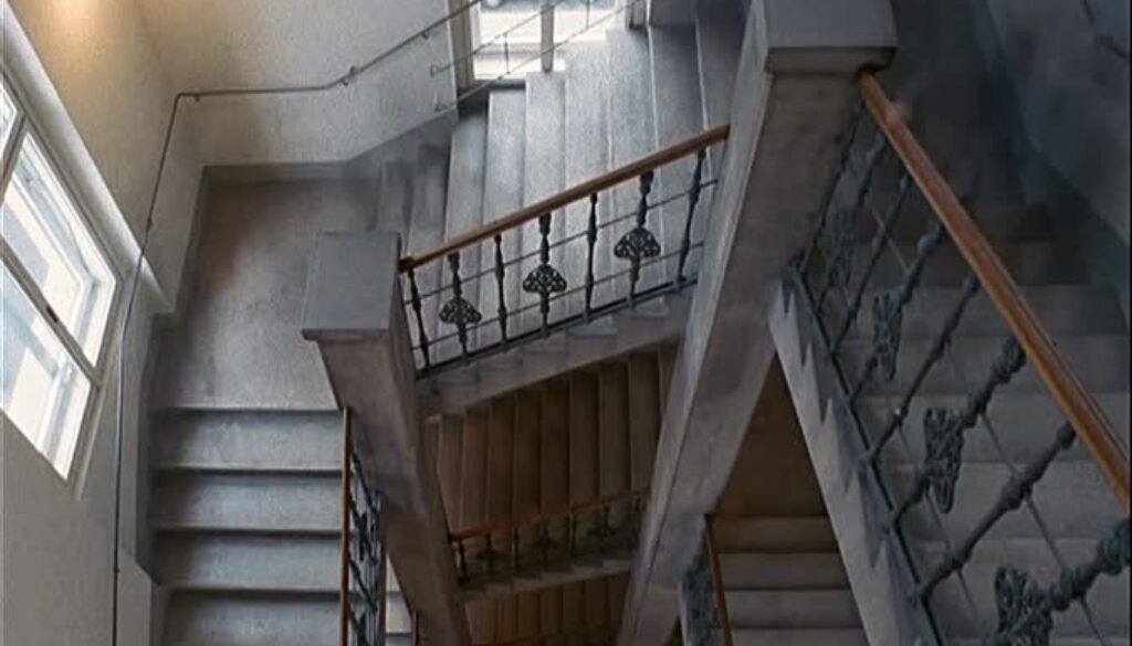 902796023-musikverein-di-vienna-tromba-delle-scale-edificio-pubblico-scala