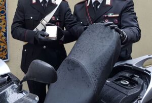 trionfale-parte-della-droga-e-lo-scooter-sequestrati-dai-carabinieri-3