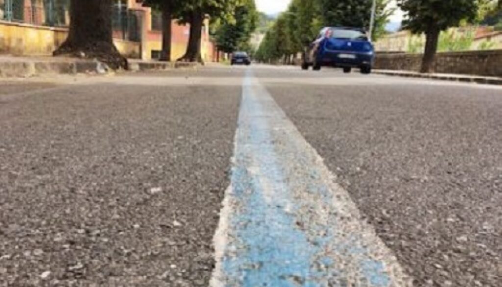 strisce-blu-e-bianche-370x230