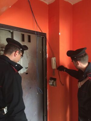 eur-il-pericoloso-allaccio-abusivo-scoperto-dai-carabinieri-3 eur-il-pericoloso-allaccio-abusivo-scoperto-dai-carabinieri-3