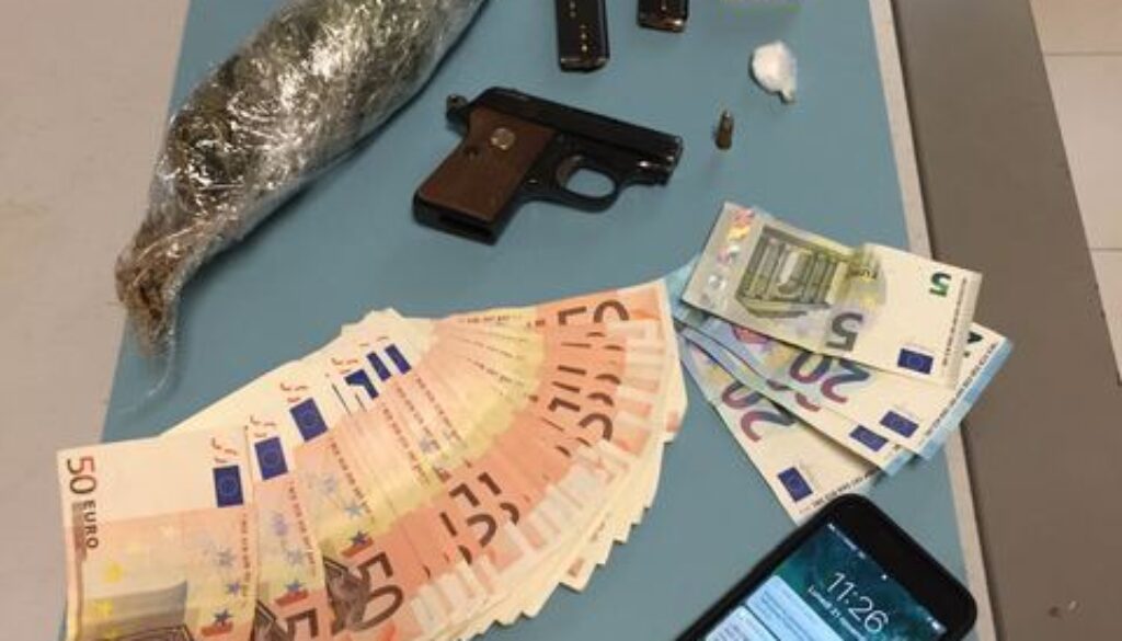 eur-la-pistola-e-droga-sequestrata-1