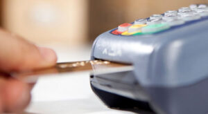 Lotteria degli scontrini, ecco perchè conviene pagare col bancomat