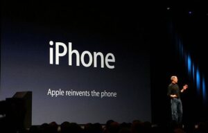 apple-steve-jobs-iphone