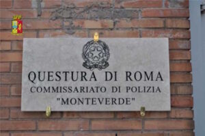 Rapina una ragazza all’uscita di un bar a Monteverde, arrestato “il pirata”