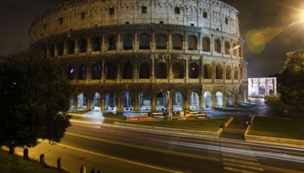 CLIMA: E' L'ORA DELLA TERRA', CITTA' AL BUIO PER SALVARLA. INIZIATIVA WWF, LUOGHI-SIMBOLO SPENGONO LE LUCI PER UN'ORA