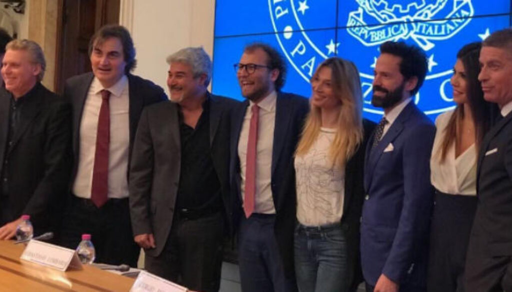 C_29_articolo_1203718_upiImgLancioOriz.jpg