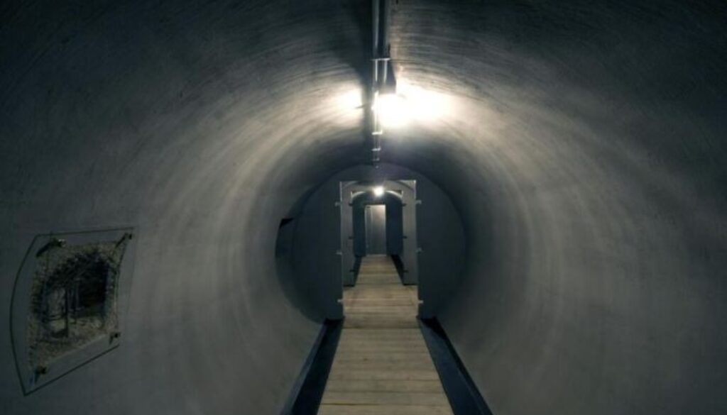 3838381_1427_bunker_mussolini