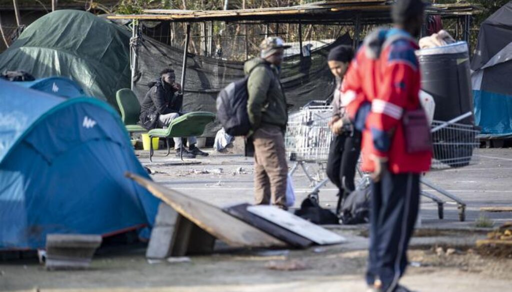 Migranti: sgombero presidio Baobab a Roma
