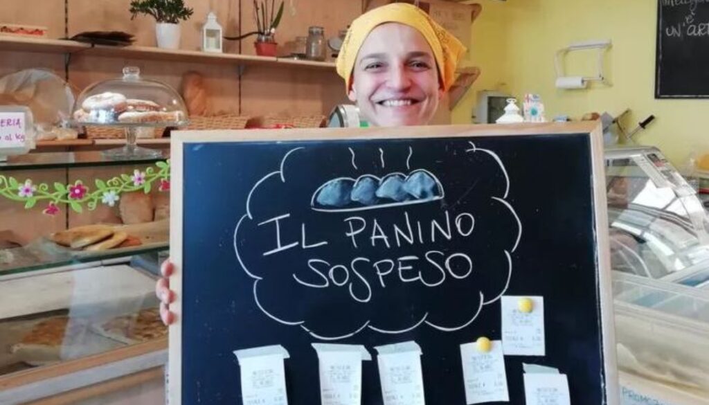 panino_sospeso_prato.jpg panino_sospeso_prato.jpg