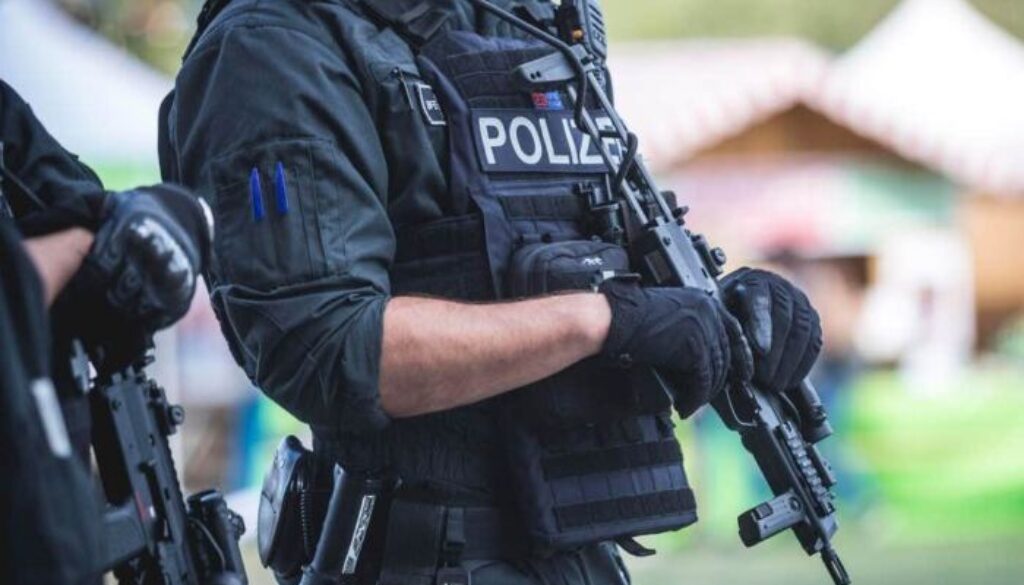 germanpolice2401a.jpg