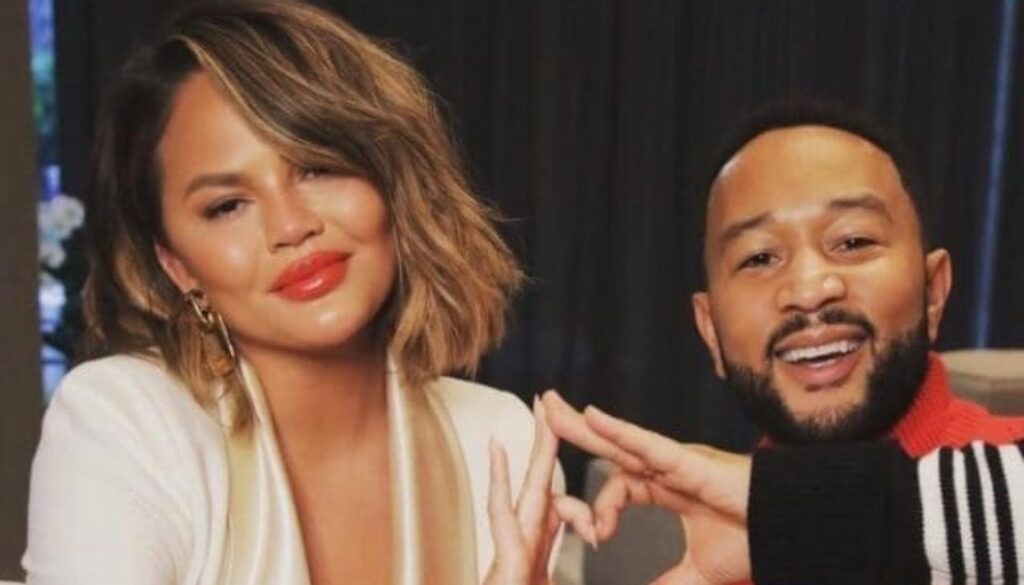 chrissy-teigen-dopo-laborto-sono-nel-baratro-della-depressione