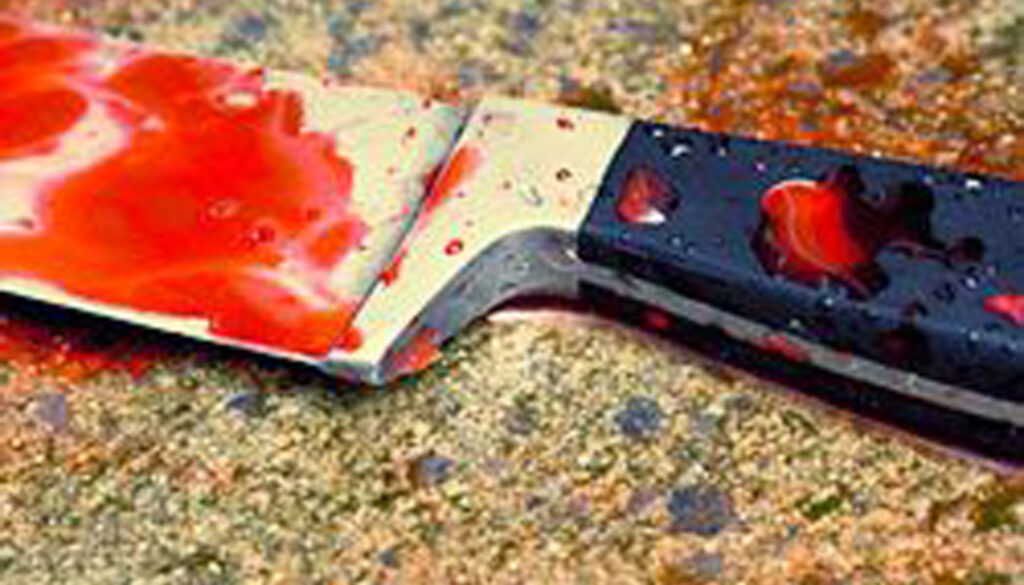 sangue-morto-accoltellato-coltello-omicidio.jpg
