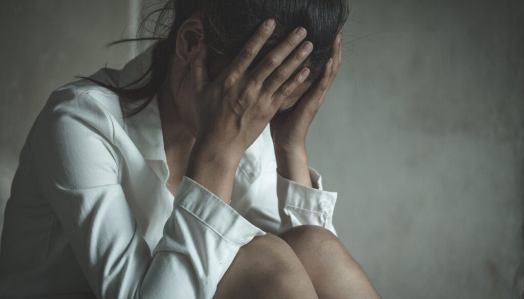 violenza-sessuale-stalking-stupro-mobbing-luogo-lavoro-violenza-donne-violentata-stuprata-droga-stupro-discoteca-6.jpg