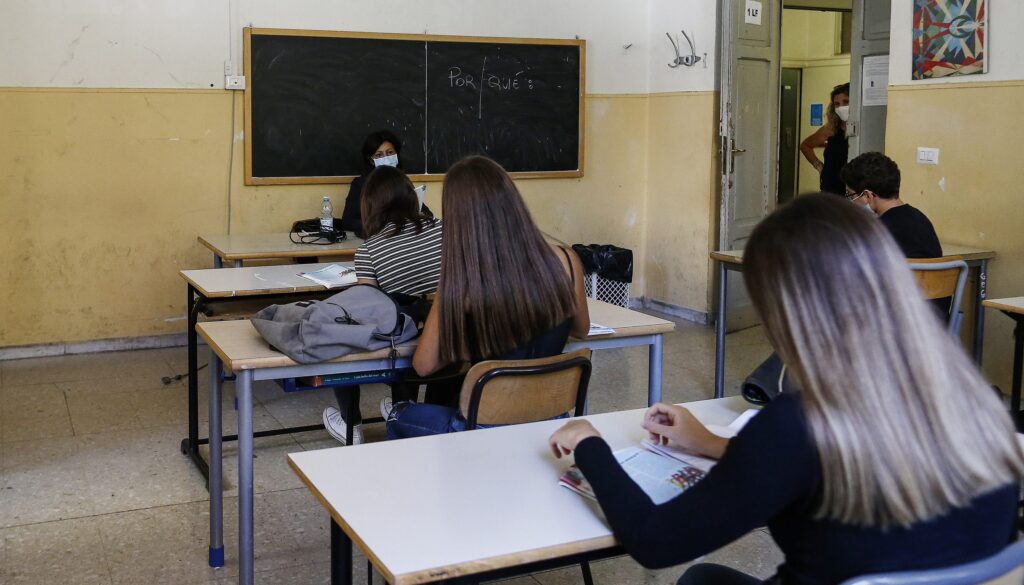 banchi_scuola-azzolina.jpg