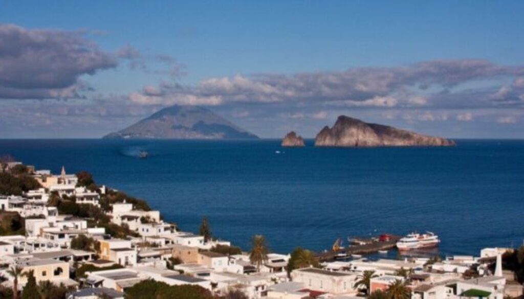 media_post_beruuha_panarea_territorio_apertura.jpg media_post_beruuha_panarea_territorio_apertura.jpg