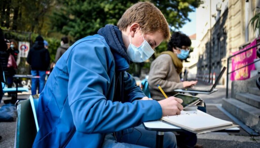 12056203_medium.jpg 12056203_medium.jpg