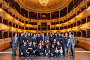1-LOW-Stefano-Accorsi-Tommaso-Sacchi-Marco-Giorgetti-con-i-giovani-del-Teatro-della-Toscana_-ph.-Filippo-Manzini.jpg 1-LOW-Stefano-Accorsi-Tommaso-Sacchi-Marco-Giorgetti-con-i-giovani-del-Teatro-della-Toscana_-ph.-Filippo-Manzini.jpg