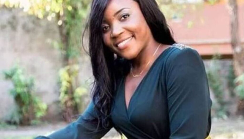 1620203599_Emma-Pezemo.jpg 1620203599_Emma-Pezemo.jpg