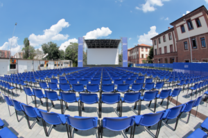 #accorciamoledistanze Il 5 maggio riapre il “cantiere delle arti”. Dagli Orticanoodles all’Arena Milano Est, passando per il musical, a tutto talento #accorciamoledistanze Il 5 maggio riapre il “cantiere delle arti”. Dagli Orticanoodles all’Arena Milano Est, passando per il musical, a tutto talento