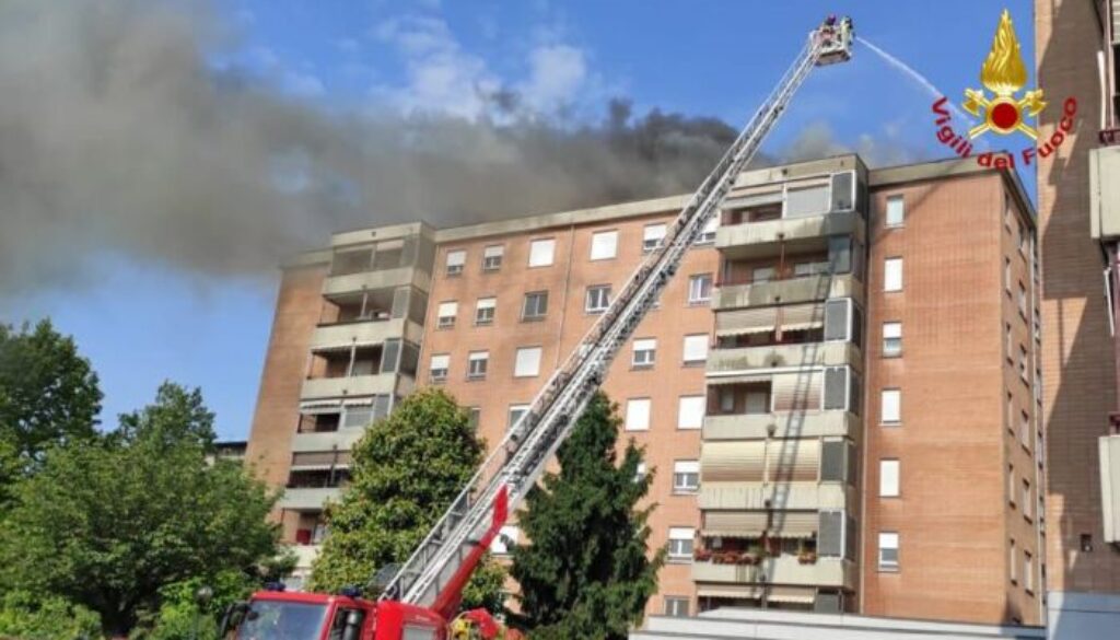 collegno-incendio-.jpeg collegno-incendio-.jpeg