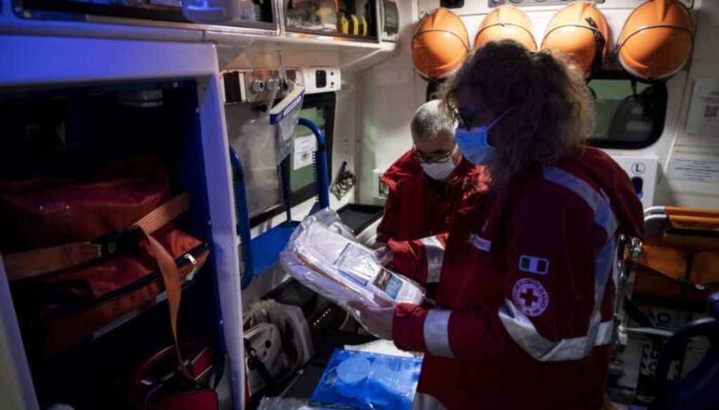 ambulanza.jpg ambulanza.jpg