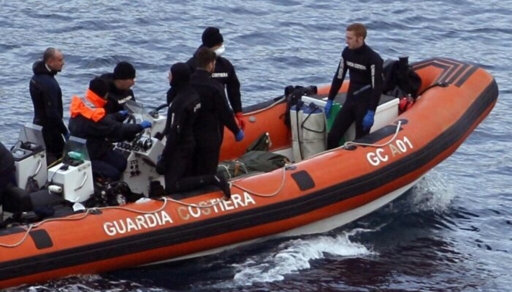 cadavere-mare.jpg cadavere-mare.jpg