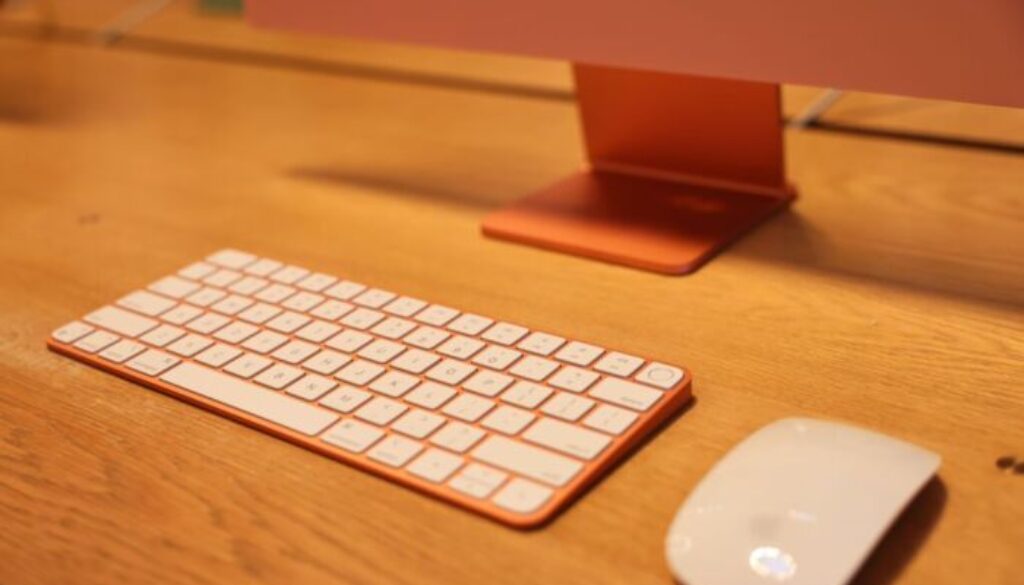 tastiera-mouse-pc.jpg tastiera-mouse-pc.jpg