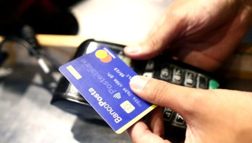 pagamento-carta-contactless-bancomat-bancoposta.jpg pagamento-carta-contactless-bancomat-bancoposta.jpg