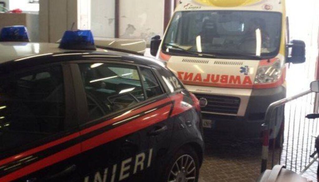 carabinieri-ambulanza.jpg carabinieri-ambulanza.jpg