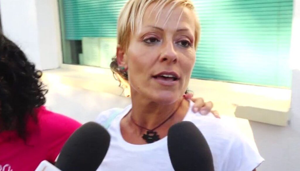 daniela-poggiali-esce-dal-carcere_950x551.jpg daniela-poggiali-esce-dal-carcere_950x551.jpg