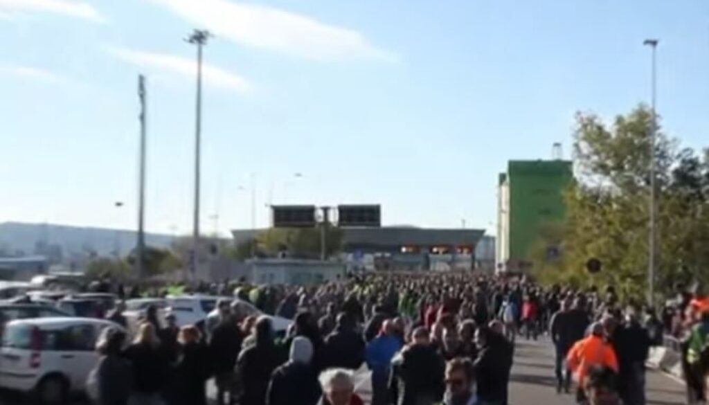 porto-trieste.jpg porto-trieste.jpg