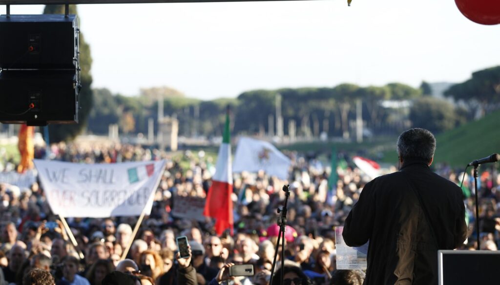 manifestazione-di-no-green-pass.jpg