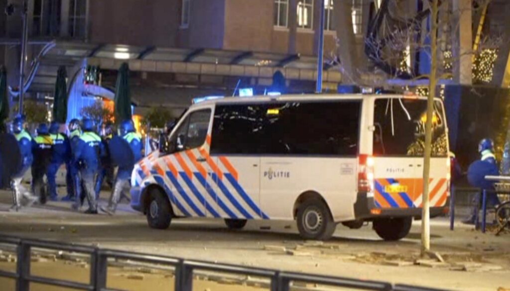 olanda-scontri-covid.jpeg