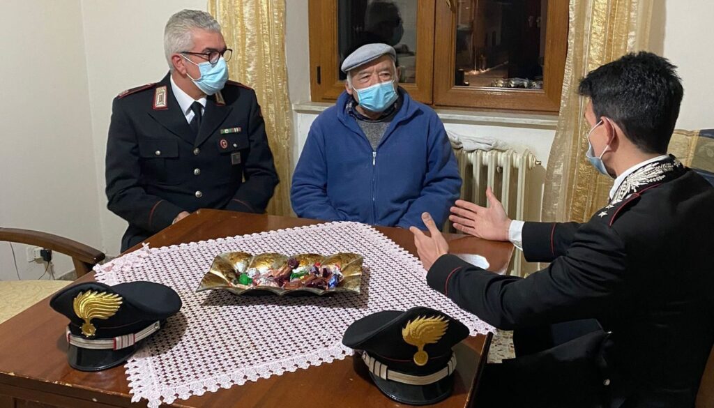 carabinieri-umbria-anziano-neve-1638630312559.jpeg