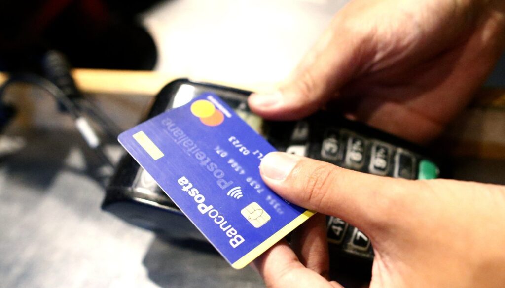 pagamento-carta-contactless-bancomat-bancoposta.jpg