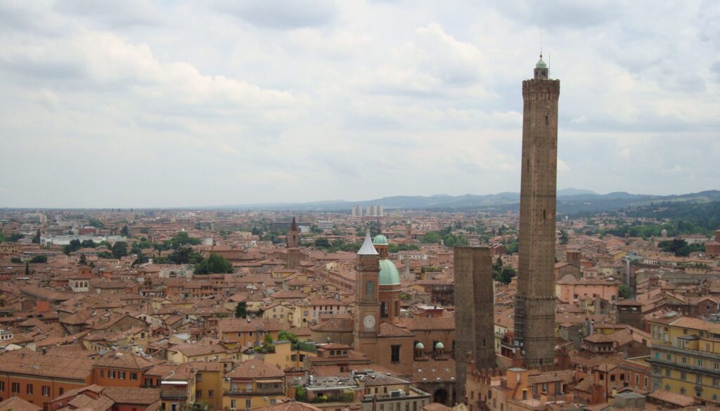 Bologna_dall_alto.jpg Bologna_dall_alto.jpg