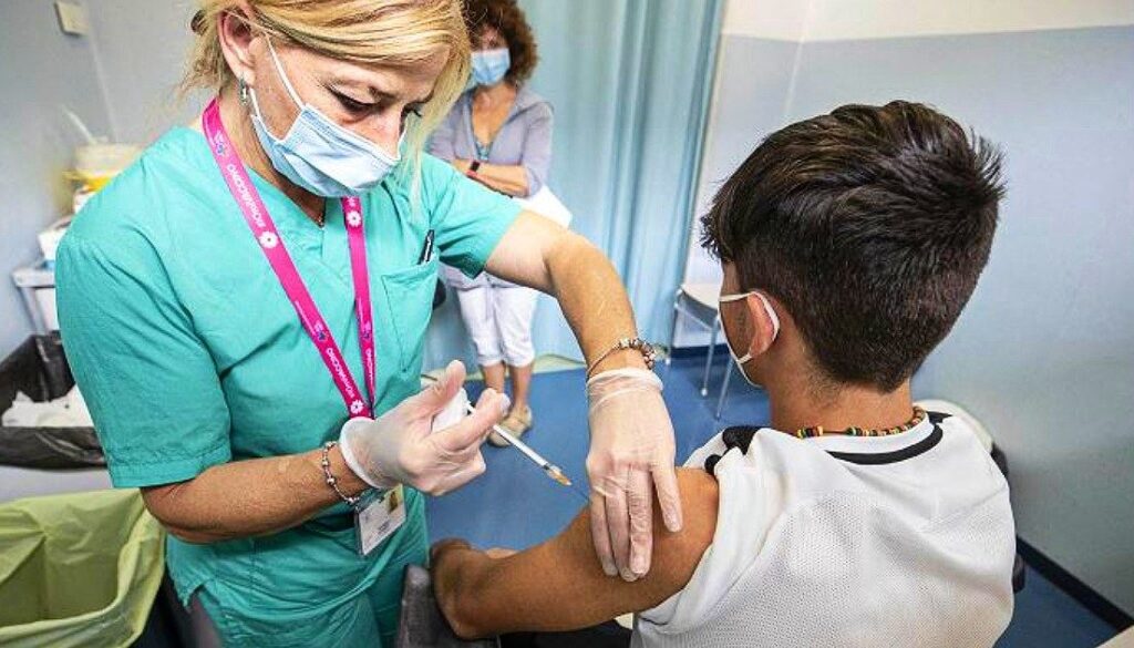 Vaccini-adoloscenti.jpeg Vaccini-adoloscenti.jpeg