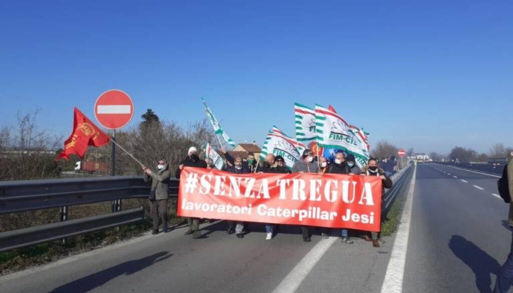 manifestazione-caterpillar-superstrada-1-768x576-1.jpeg manifestazione-caterpillar-superstrada-1-768x576-1.jpeg